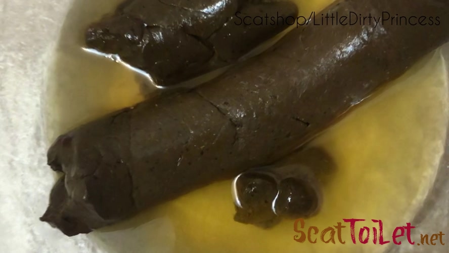 Long thick poop served in a bowl of pee for you with DirtyPrincess  [MPEG-4]