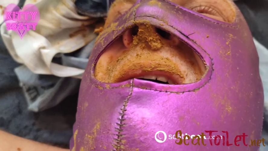 Pantypoop in slave face with Kitty Skatt [MPEG-4]