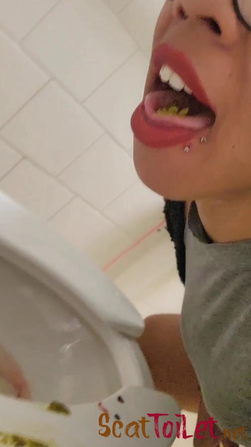UniElla Public bathroom solo play with DaddyUni21 [MPEG-4]