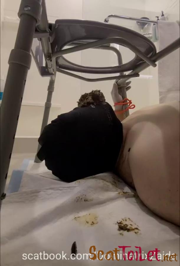 Feeding 2 with DOMINATRIX ZAIDA [MPEG-4]