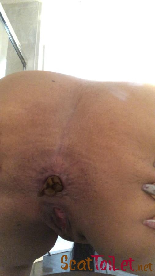 Pooping After My All White Photo Shoot with realsoykaylinda [MPEG-4]