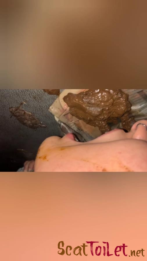 A day as a human toilet with Portapottyqueen [MPEG-4]