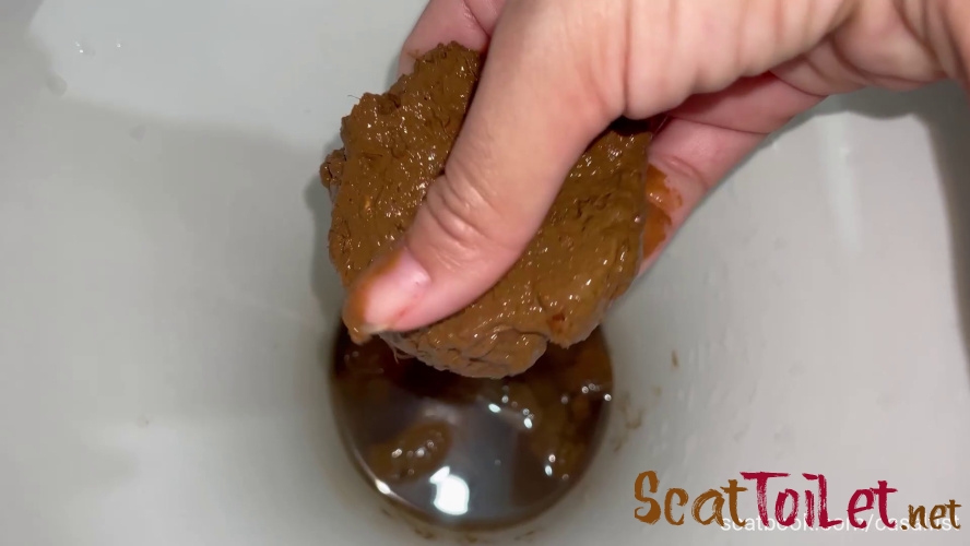 Mabel Aka Casal Fist - Coco Na Privada [MPEG-4]