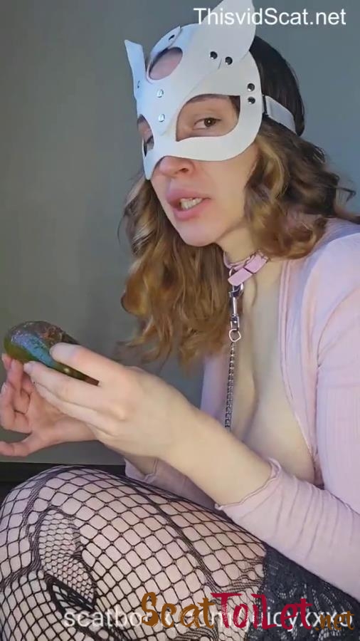 Juicy Shoves a Big Pickle Deep in Her Ass Then Pulls It Out and Eats It Covered in Shit. P1 [MPEG-4]