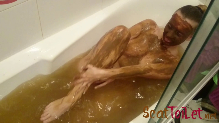 Bathing in Shit Water and Smearing P2. P1 with Brown Wife [MPEG-4]