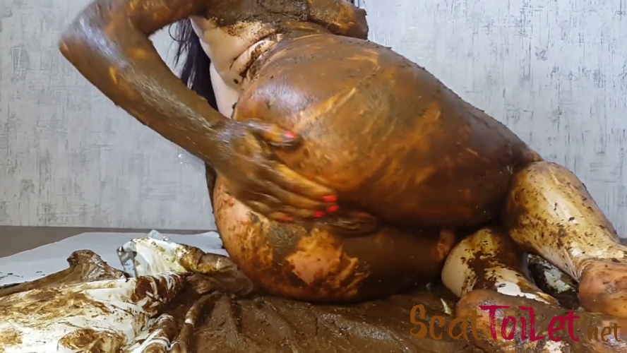 Full Body Scat Suit Of A Mega Devine Lady 00b7d7f [MPEG-4]