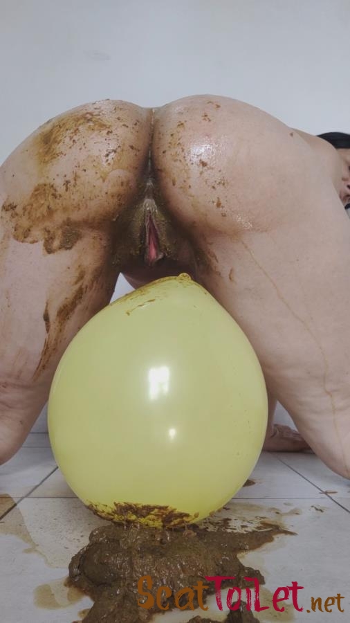 Masturbating with a balloon with shit in it! with Amy dirty00 [MPEG-4]