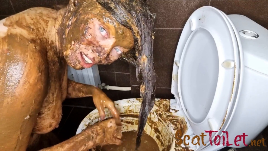 DINNER IN AN ABANDONED RESTAURANT OR SHIT 5 WITH 17 PILES OF SHI with Scatlina [MPEG-4]