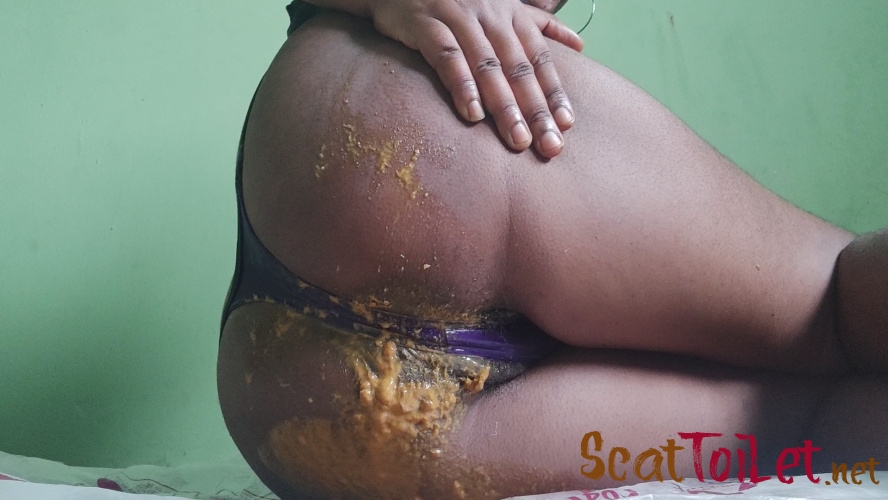 Diarrhea,farts and fucking my ass with my fingers P1 with PrettyEbonies [MPEG-4]