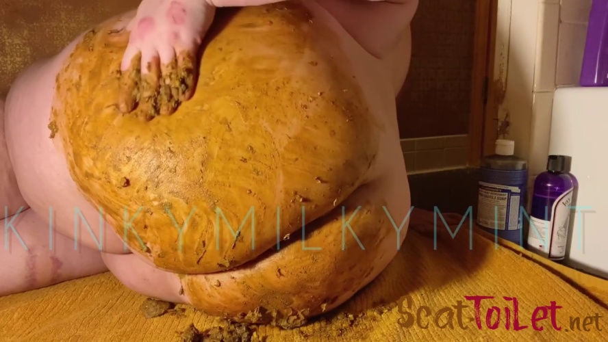 Huge Ass Covered in Shit with KinkyMilkyMint [MPEG-4]